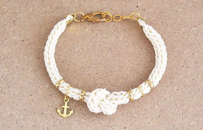 Anchor bracelet